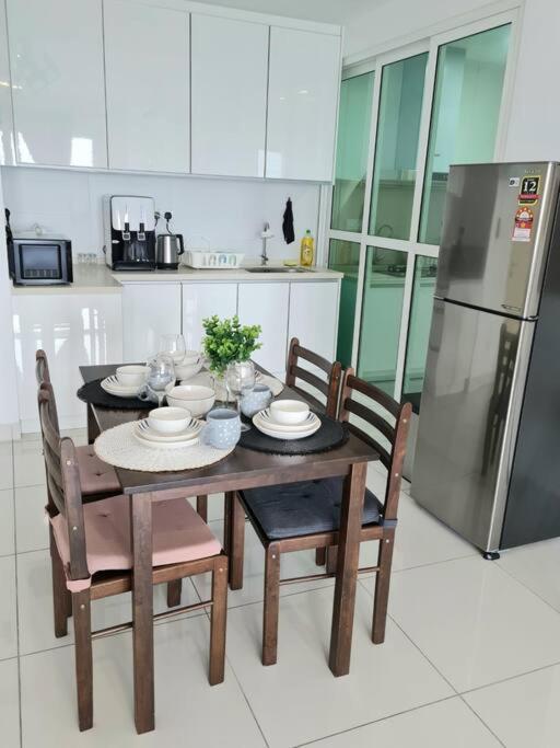 Impiria Residensi #link Aeon Mall 4br3bath Apartment Klang