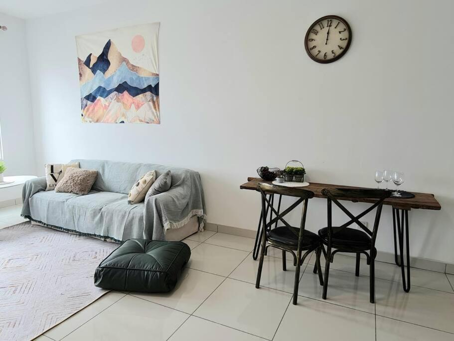 Impiria Residensi #link Aeon Mall 4br3bath Apartment Klang